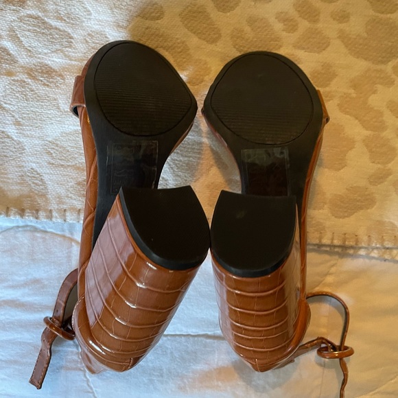 Brown thick heel - Picture 5 of 6